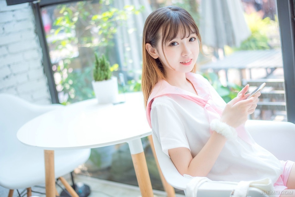 “新任都督是吕蒙？”诸葛亮突然皱起了眉头。